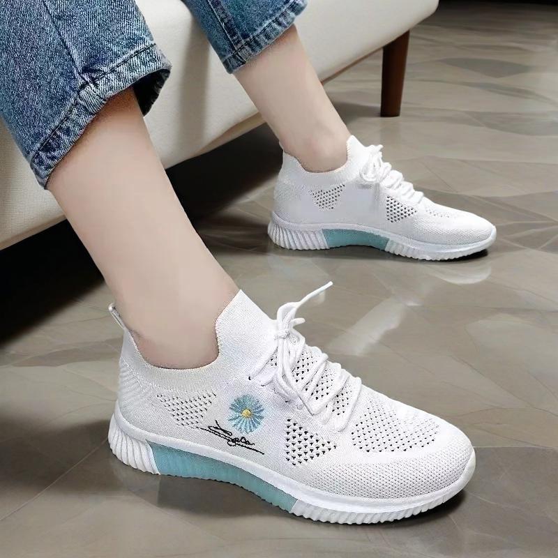 Women's floral lace-up sneakers with ribbed soles