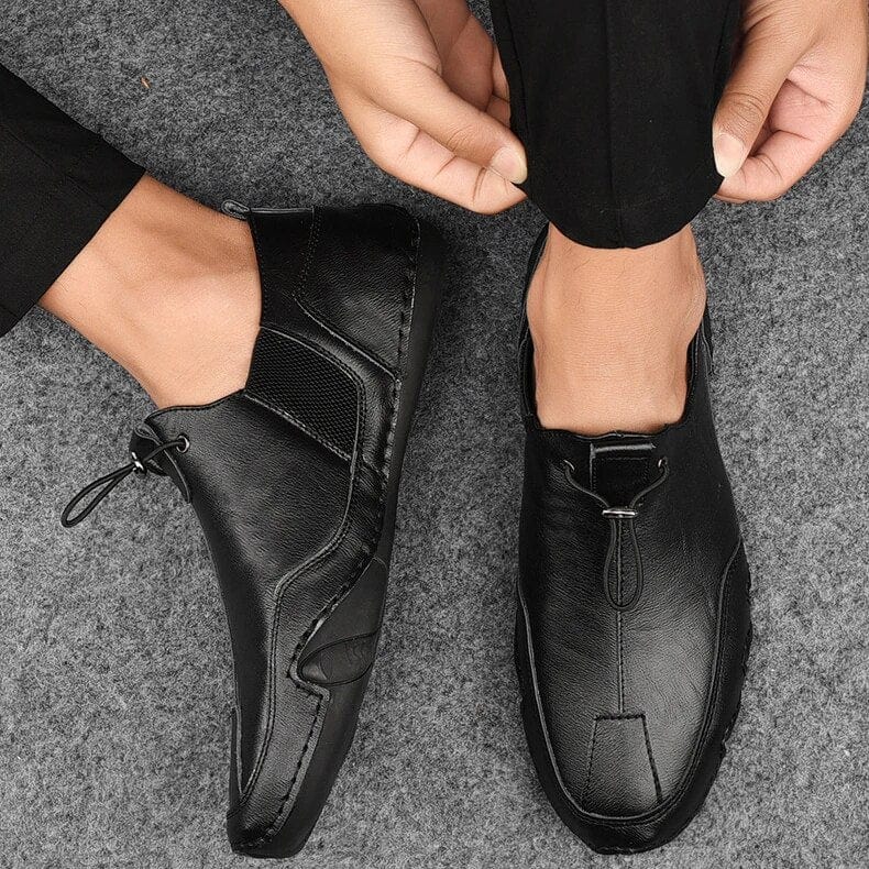 Men's slip-on sneakers with elastic toggle detail and round toe