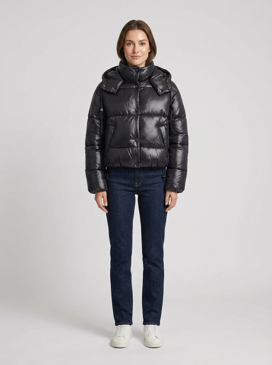 Women's cropped quilted puffer jacket with high collar and long sleeves