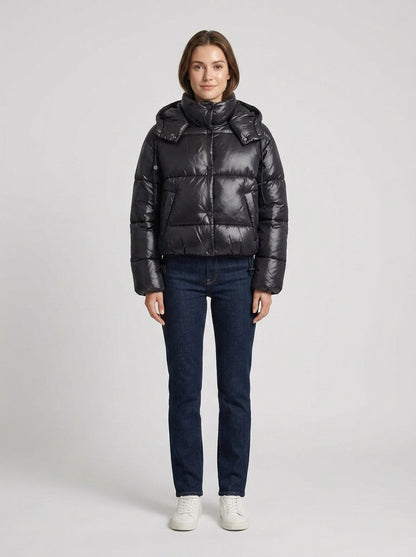 Women's cropped quilted puffer jacket with high collar and long sleeves