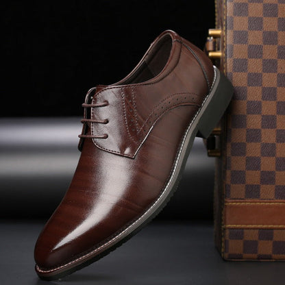 Men's pointed toe lace-up Oxford shoes with polished finish