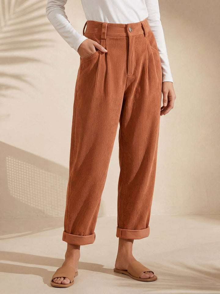 Women's high-waisted corduroy trousers with straight legs, side pockets and rolled ankle cuffs