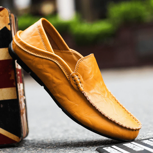 Men's moc toe slip-on loafer with stitched trim