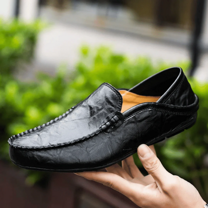 Men's moc toe slip-on loafer with stitched trim