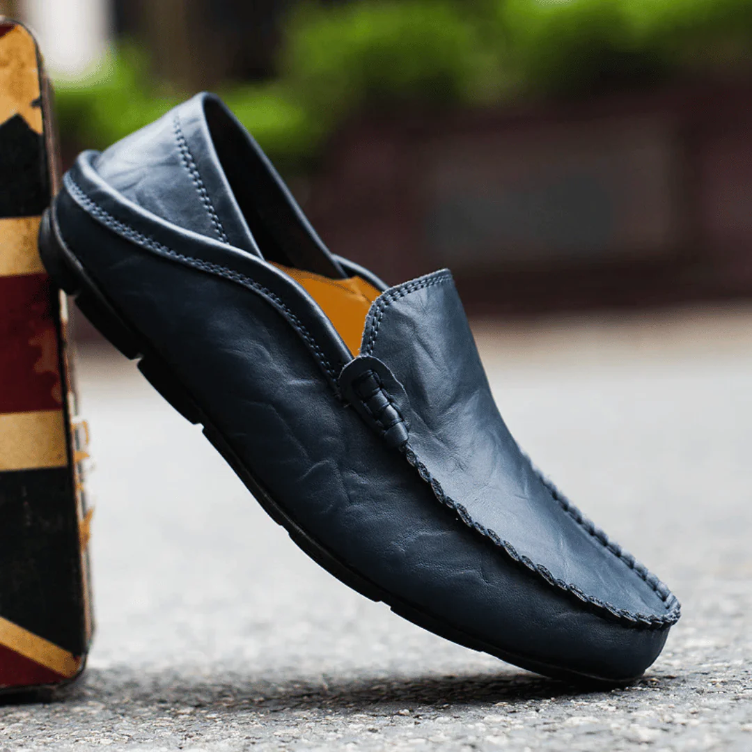 Men's moc toe slip-on loafer with stitched trim
