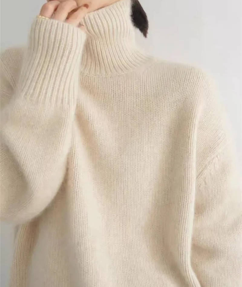 Women's long-sleeve turtleneck sweater with ribbed cuffs and hem
