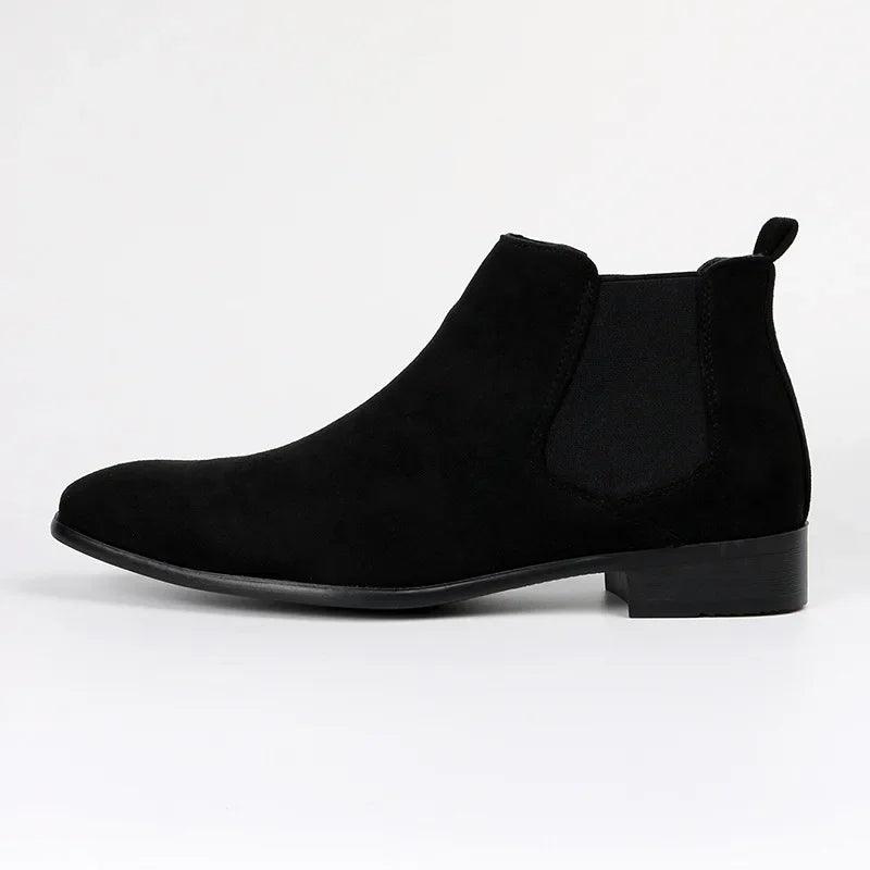 Men's Chelsea boots with elastic side panels, pull tabs and low block heels