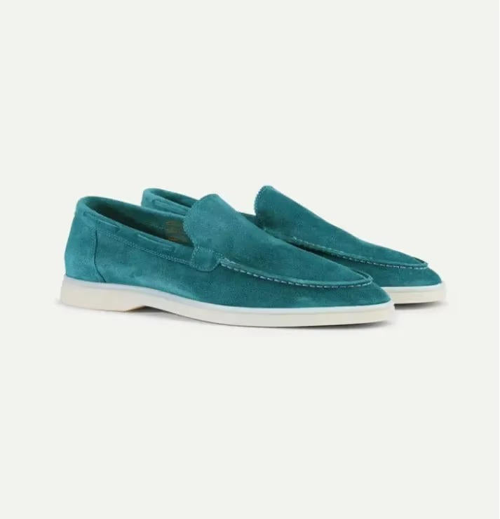 Men's plain slip-on loafers with rounded moc toes and contrast soles