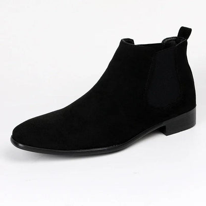 Men's Chelsea boots with elastic side panels, pull tabs and low block heels