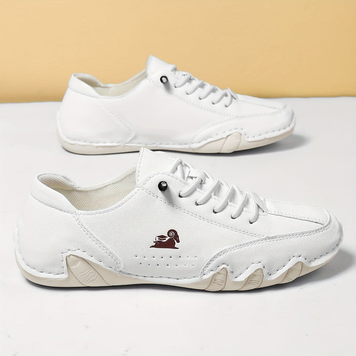 Women's low-top lace-up sneakers with chunky sculpted soles