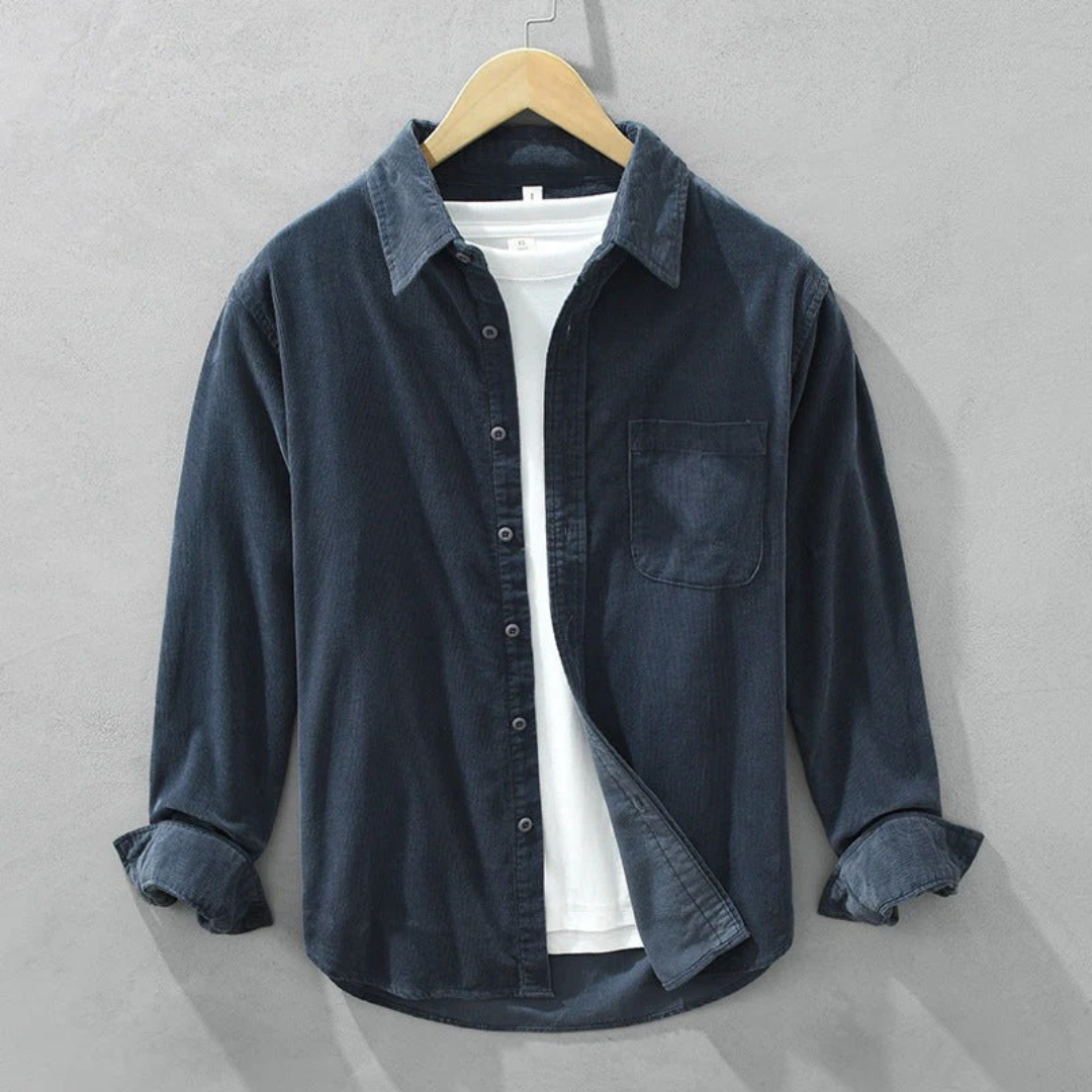 Men's textured button shirt with pointed collar and chest pocket