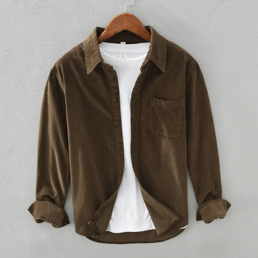 Men's textured button shirt with pointed collar and chest pocket