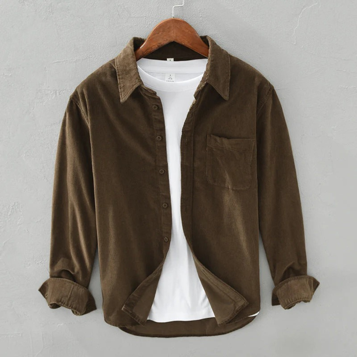 Men's textured button shirt with pointed collar and chest pocket