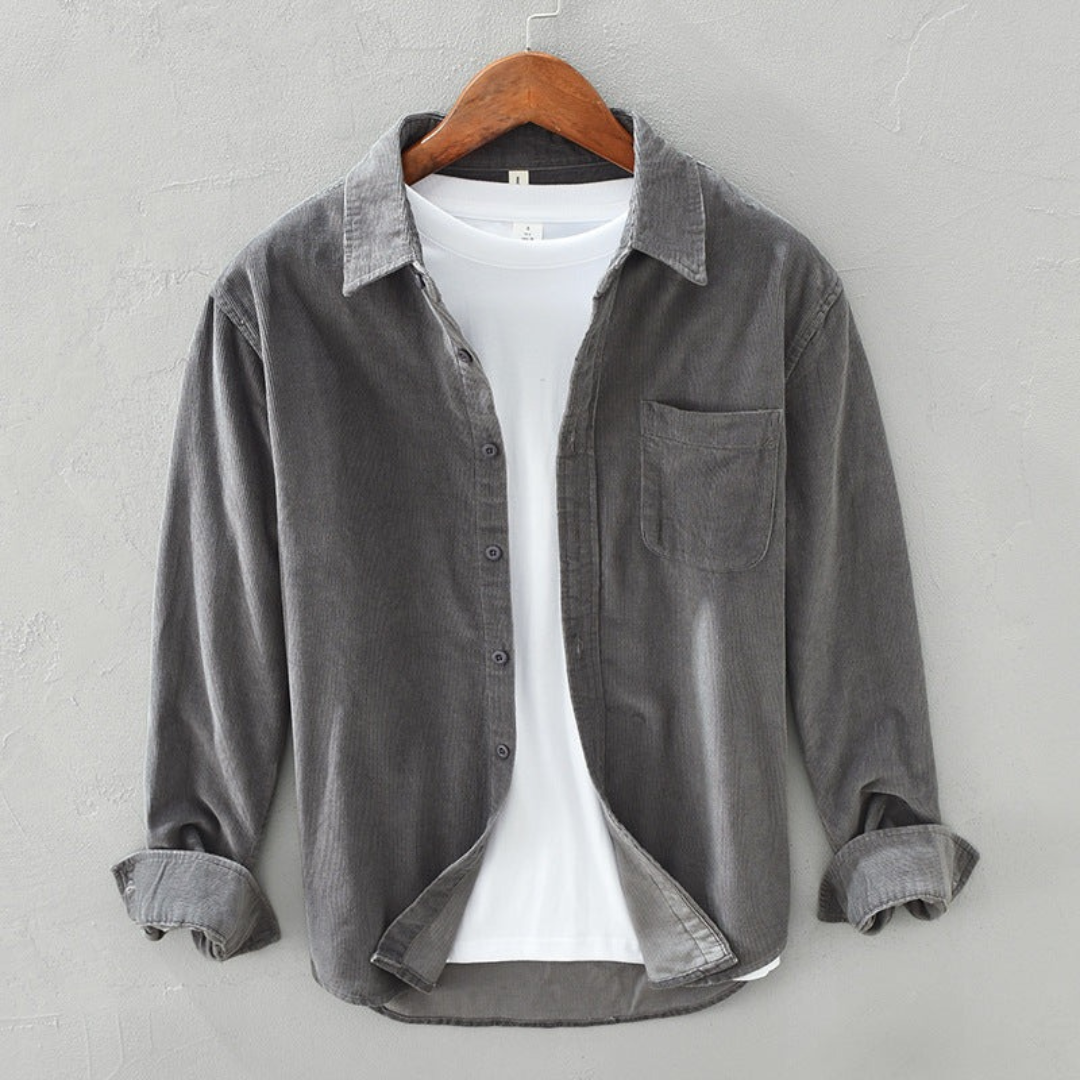 Men's textured button shirt with pointed collar and chest pocket