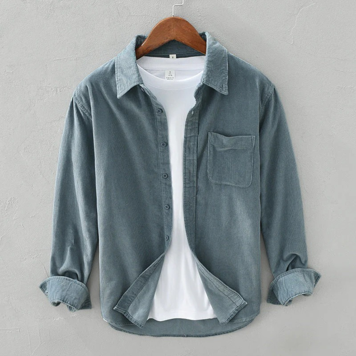Men's textured button shirt with pointed collar and chest pocket