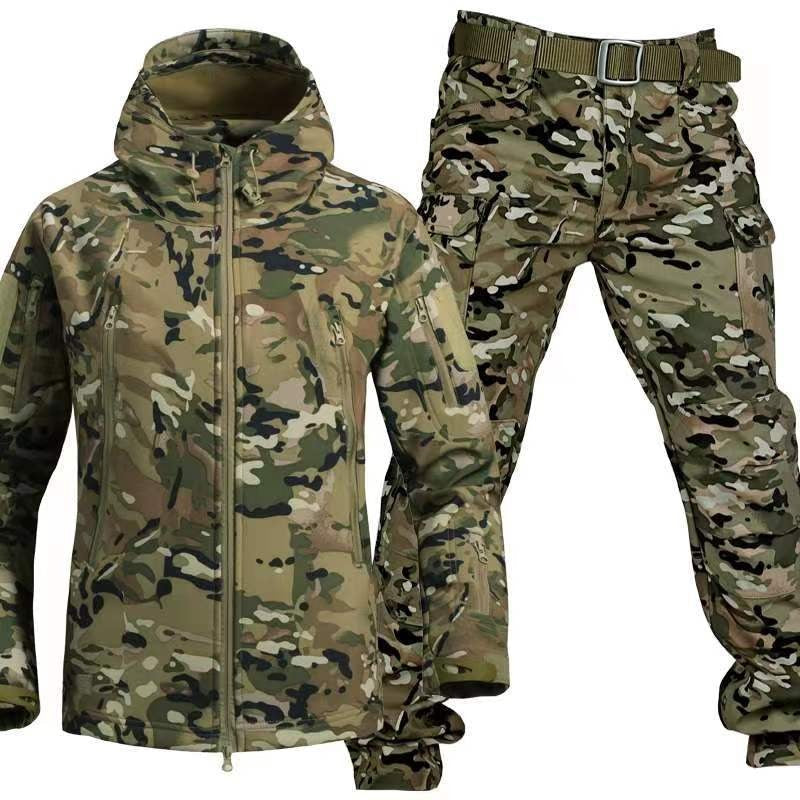 Men's hooded outdoor jacket and cargo trousers set