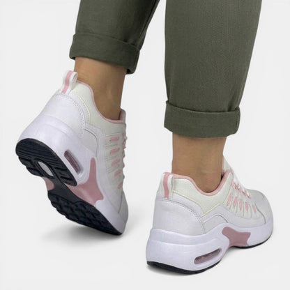 Women's low-top lace-up sneakers with panelled colour-block uppers and visible heel air-cushion windows