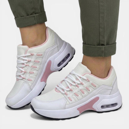Women's low-top lace-up sneakers with panelled colour-block uppers and visible heel air-cushion windows