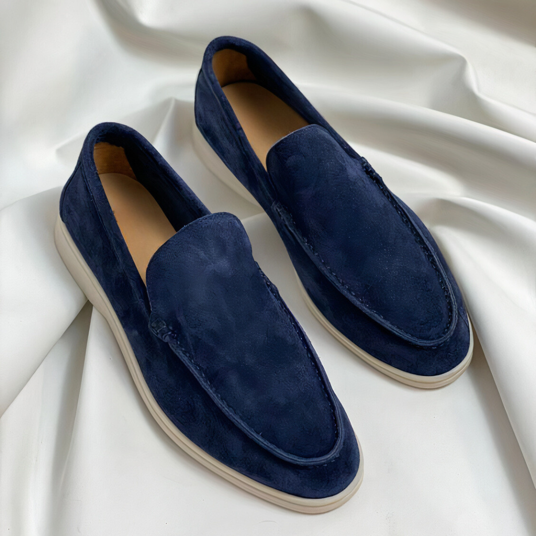 Men's slip-on loafers with round toes, stitched edging and contrast flat soles