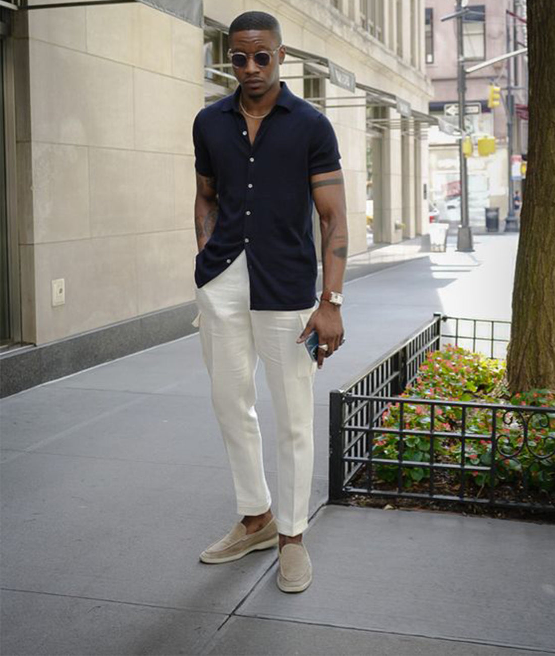 Men's slip-on loafers with round toes, stitched edging and contrast flat soles