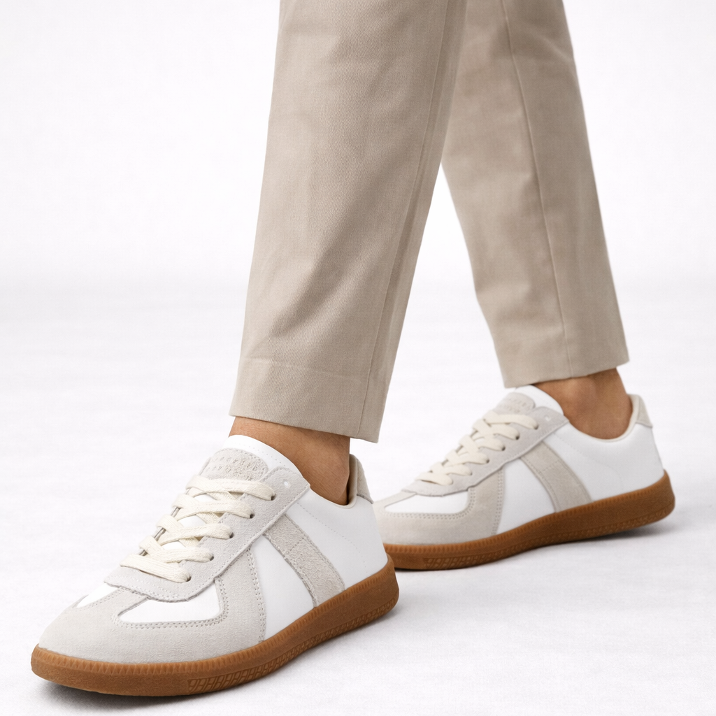 Men's low-top retro lace-up sneakers with contrast panels and gum soles