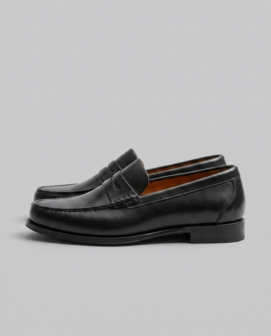 Men's slip-on loafers with penny strap and low heel