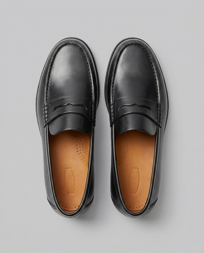 Men's slip-on loafers with penny strap and low heel
