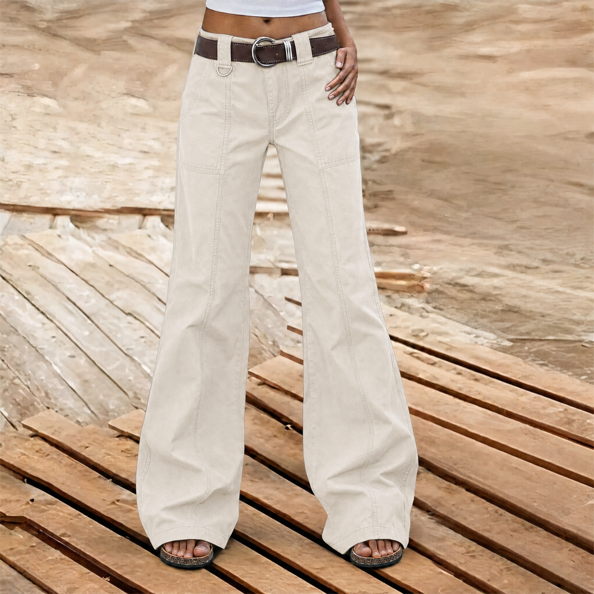 Women's wide-leg cargo trousers with belt, high waist and side pockets