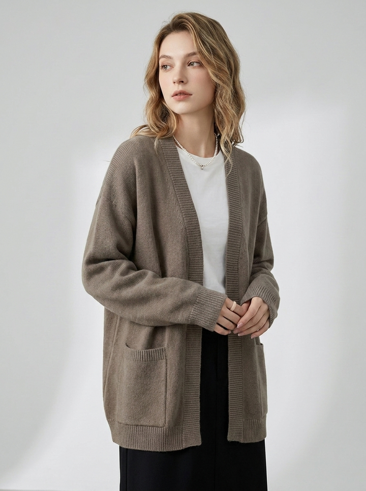 Women's longline open cardigan with long sleeves and front patch pockets
