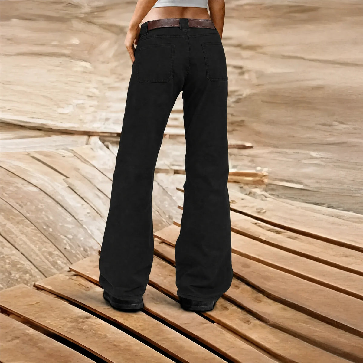 Women's wide-leg cargo trousers with belt, high waist and side pockets