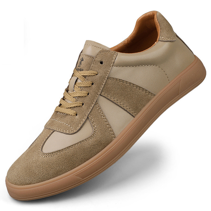 Men's low-top lace-up sneakers with panelled upper and contrasting side stripes