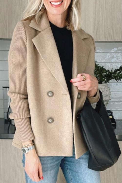 Women's double-breasted blazer with notched lapels and long ribbed sleeves