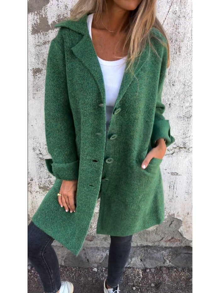 Women's lapel collar button-front coat with long sleeves and front pockets