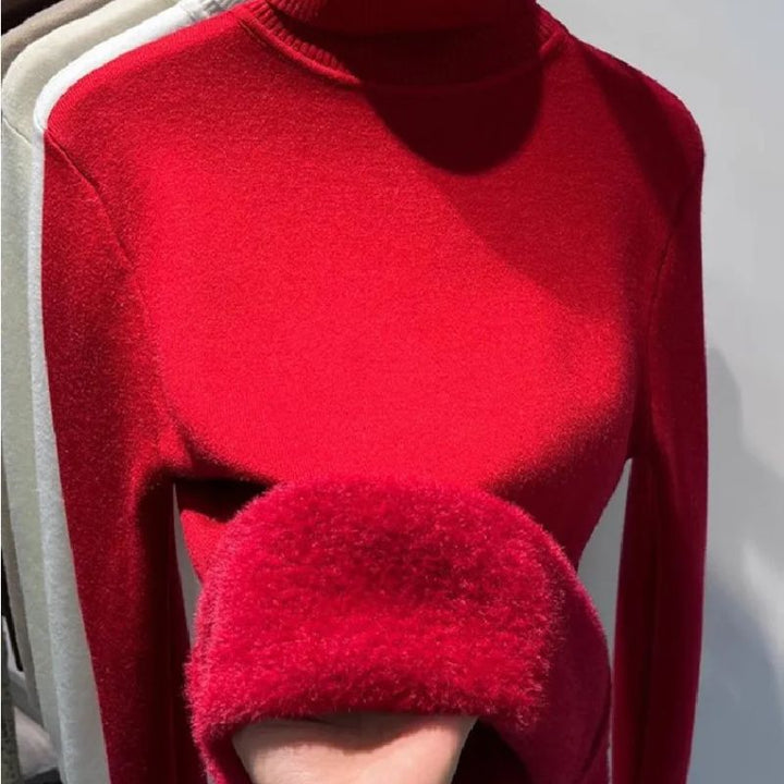 Long-sleeve women's turtleneck sweater with ribbed collar