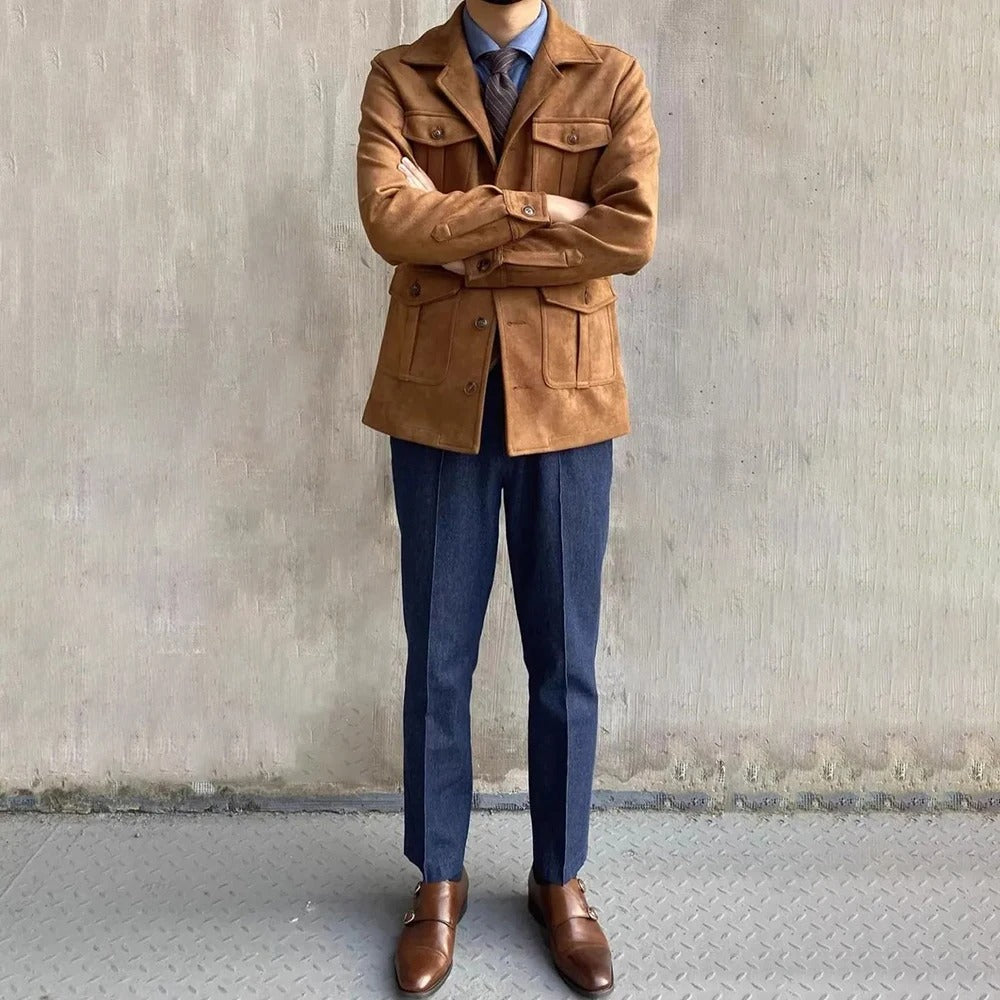 Men's multi-pocket hunting jacket with lapel collar and button front