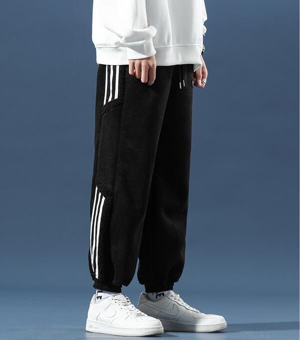 Men's tapered jogger pants with contrast side stripes and elastic cuffs