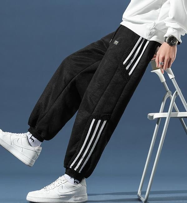 Men's tapered jogger pants with contrast side stripes and elastic cuffs