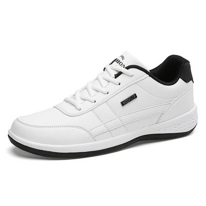 Men's low-top lace-up sneakers with contrast stripe and layered sole