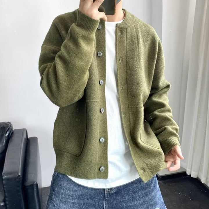 Men's button-up cardigan with round neckline and front patch pockets