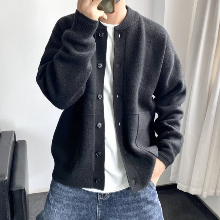 Men's button-up cardigan with round neckline and front patch pockets
