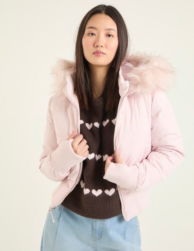 Women's cropped quilted jacket with hood and faux fur trim