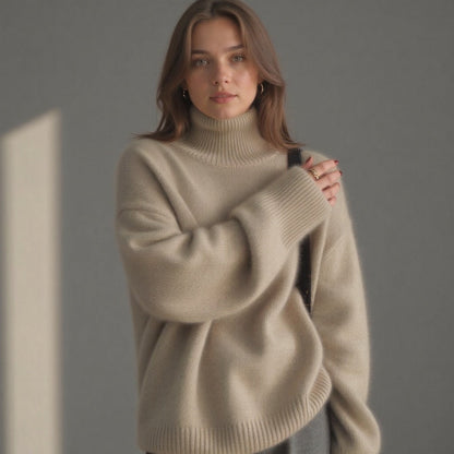 Women's oversized turtleneck sweater with long sleeves and ribbed trims