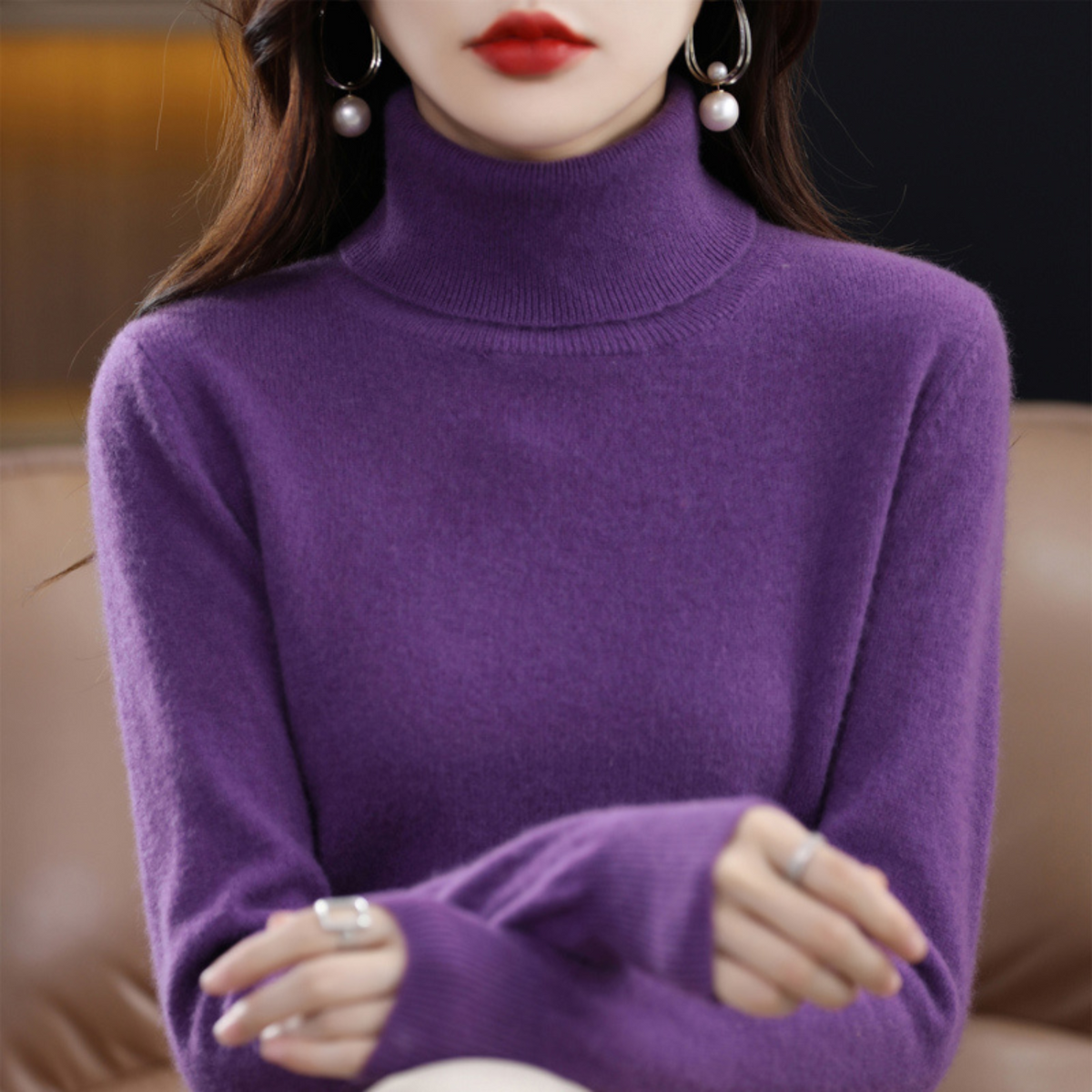 Women's long-sleeve turtleneck sweater with ribbed collar and cuffs