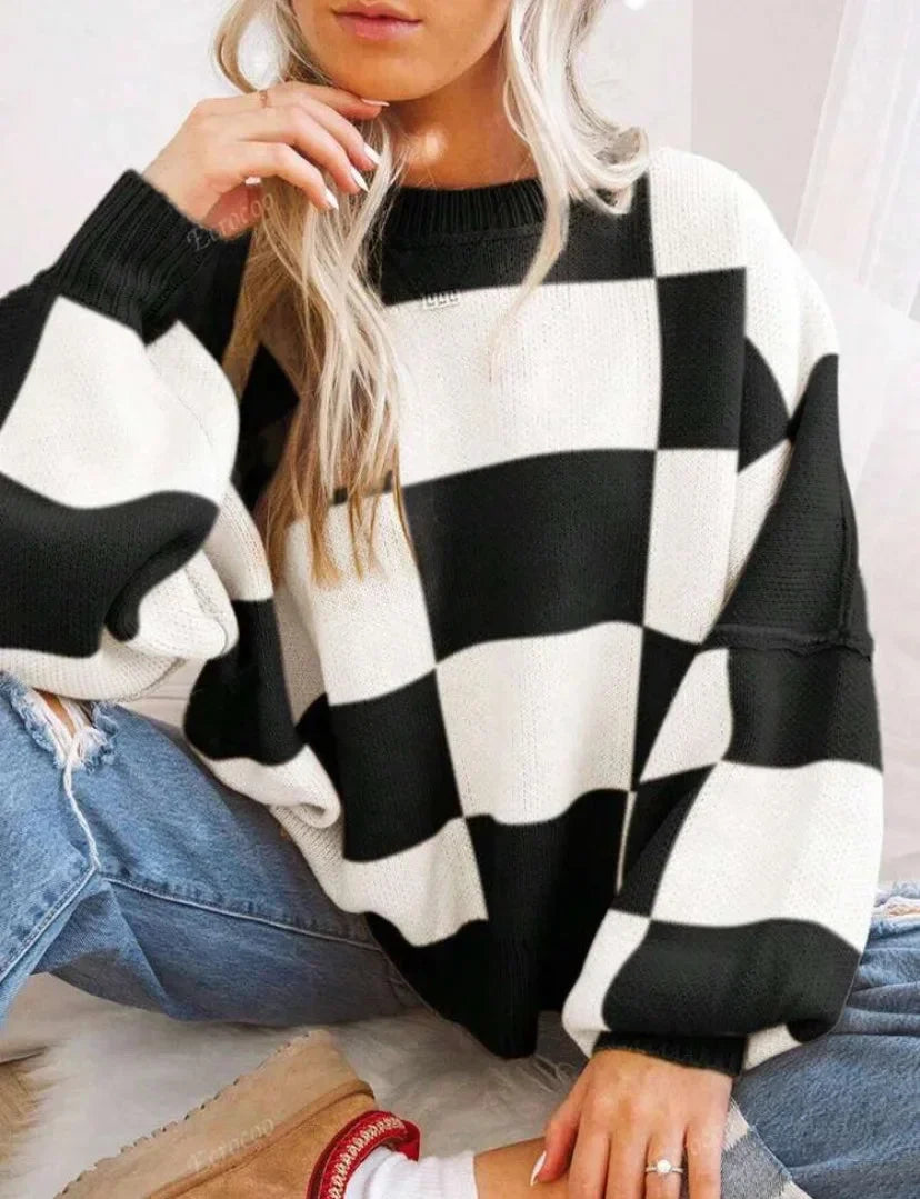 Women's checked jumper with crew neck, long sleeves and ribbed trims