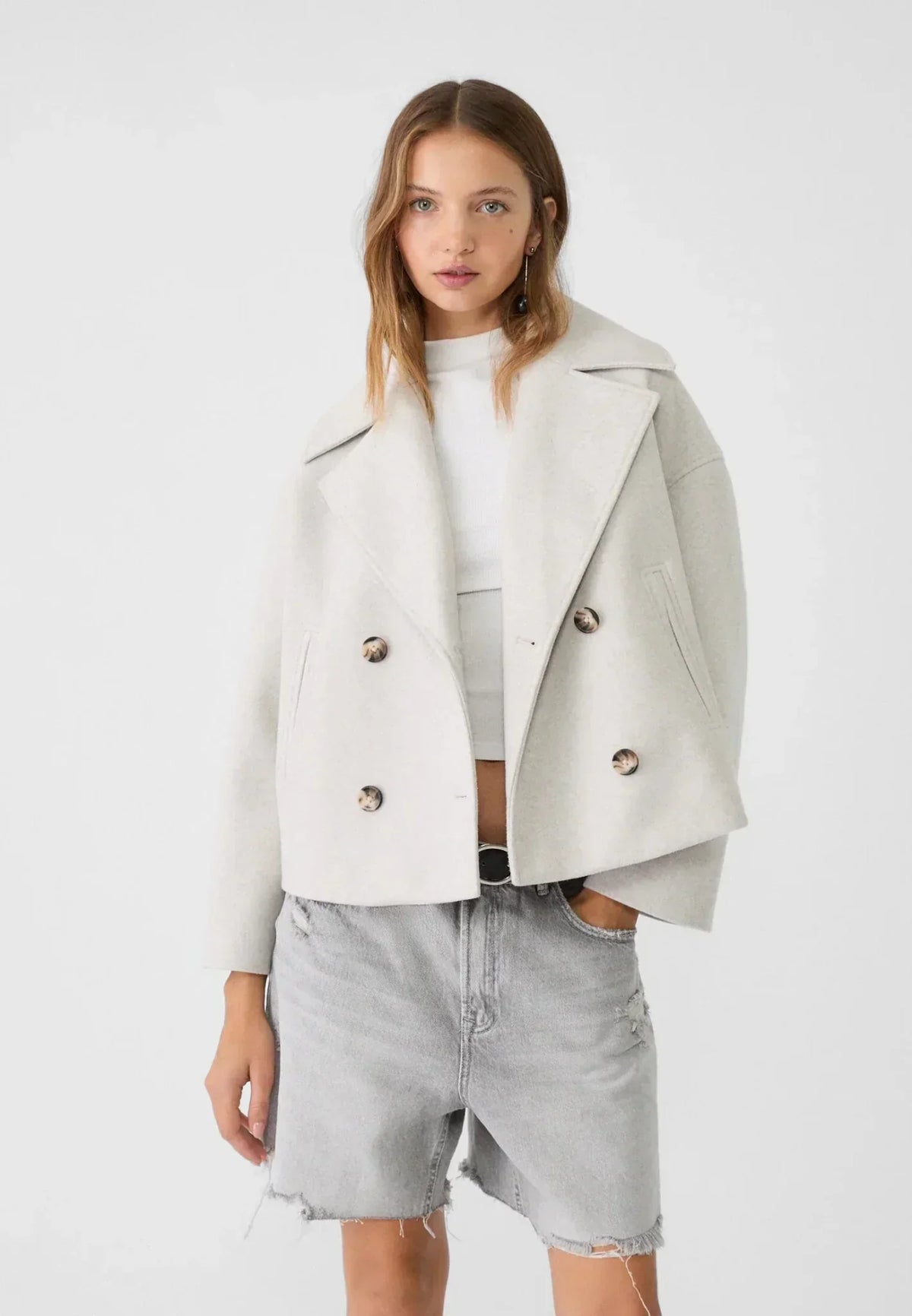Women's double-breasted jacket with notched lapels and long sleeves