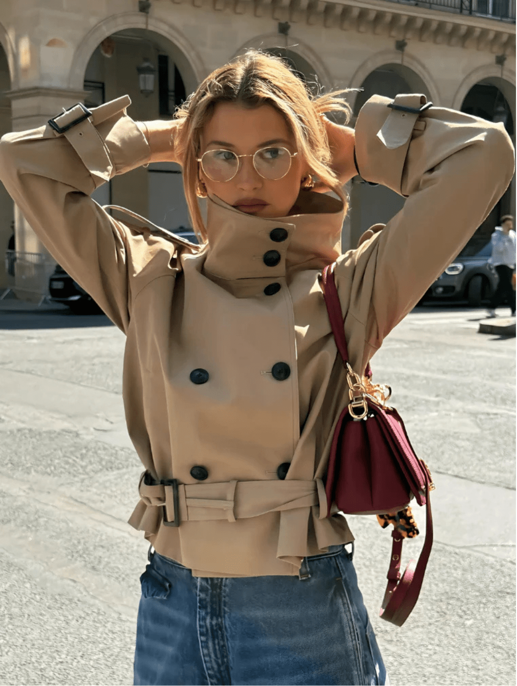Women's cropped belted trench coat with high collar and double-breasted buttons