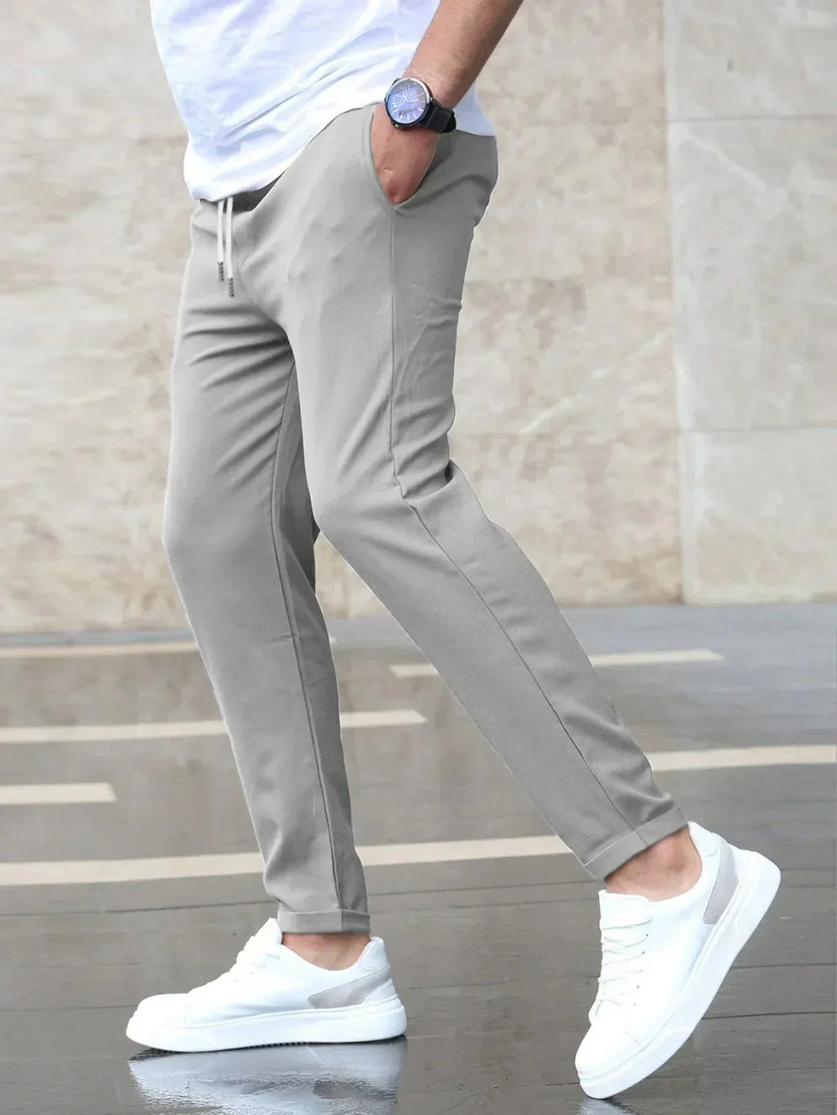Men's casual tapered trousers with drawstring waist and side pockets