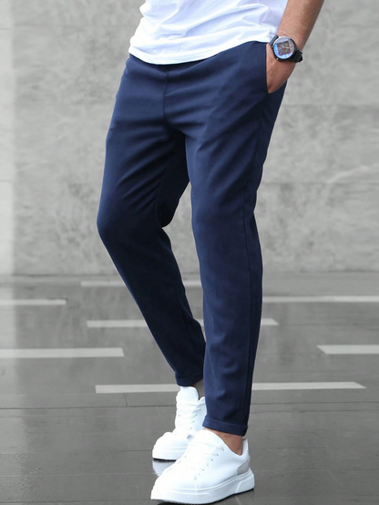 Men's casual tapered trousers with drawstring waist and side pockets