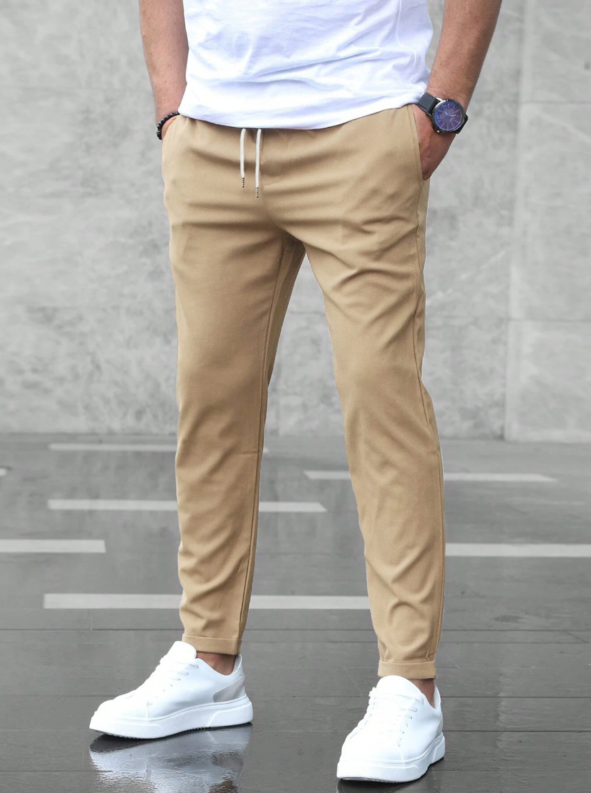 Men's casual tapered trousers with drawstring waist and side pockets