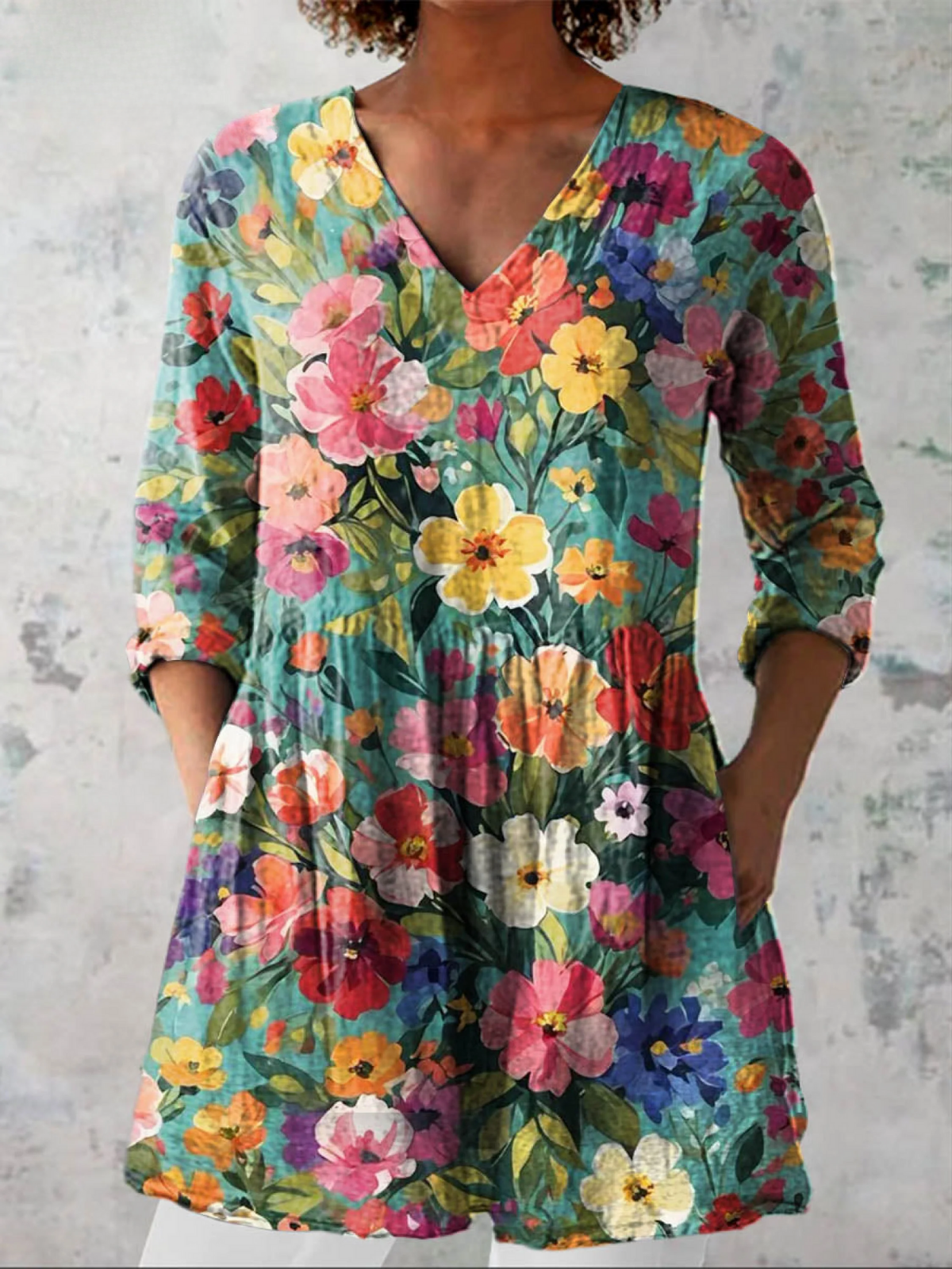 Talia - Flowy V-Neck Blouse